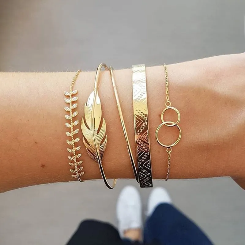 Elegant Gold Leaves Heart Pendant Cuff Bracelet Set