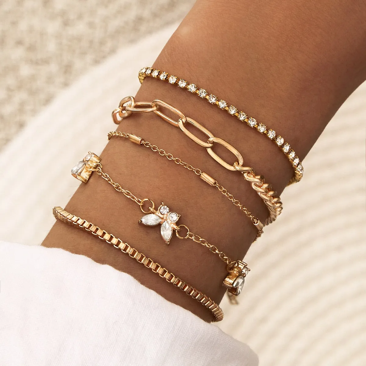Elegant Gold Leaves Heart Pendant Cuff Bracelet Set