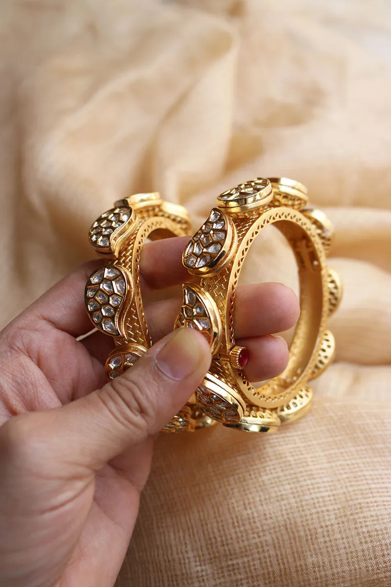 Paisley Kundan Elegant Set of 2 Kadas